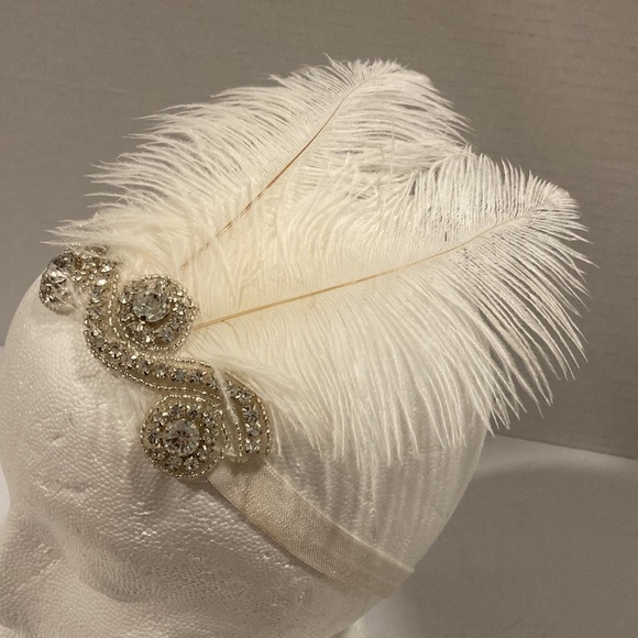 White feathered headband with rhinestones - Picture 3 of 6